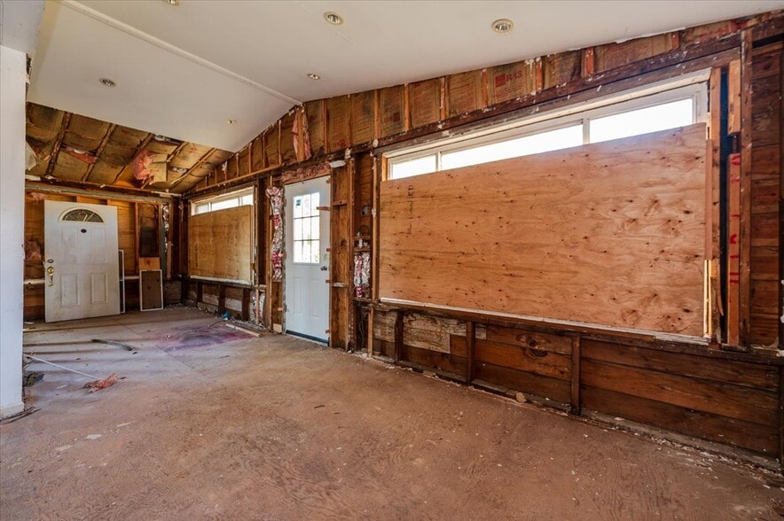 More Photos Of 304 Larkfield Rd, East Northport Freestanding For Sale