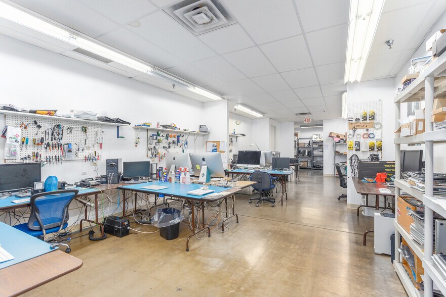 More Photos Of 2991-2995 E White Star Ave, Anaheim Warehouse For Sale