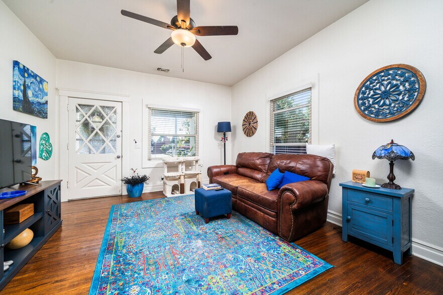 More Photos Of 124 N Vista Bonita Ave, Glendora Apartments For Sale