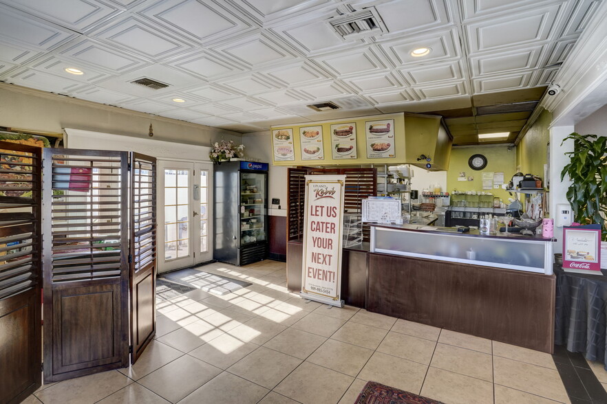 More Photos Of 733 N Mountain Ave, Upland Restaurant For Lease