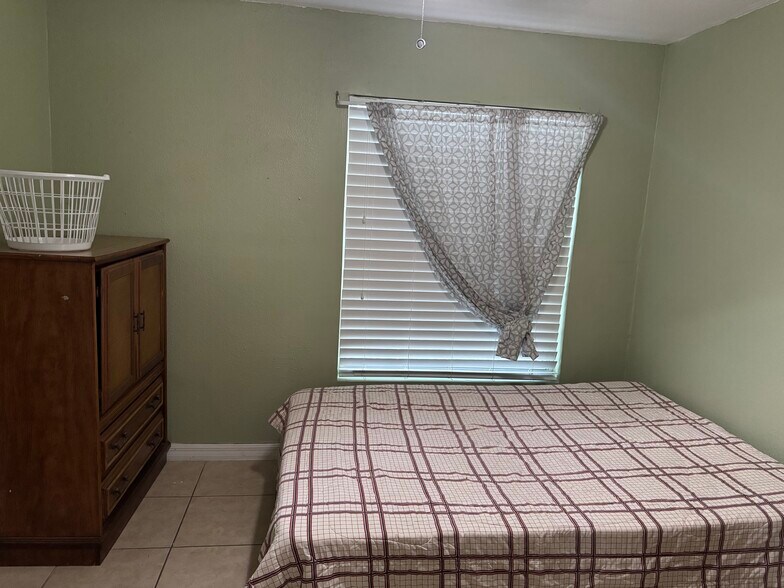 More Photos Of 8 E Summit St, Apopka Specialty For Sale