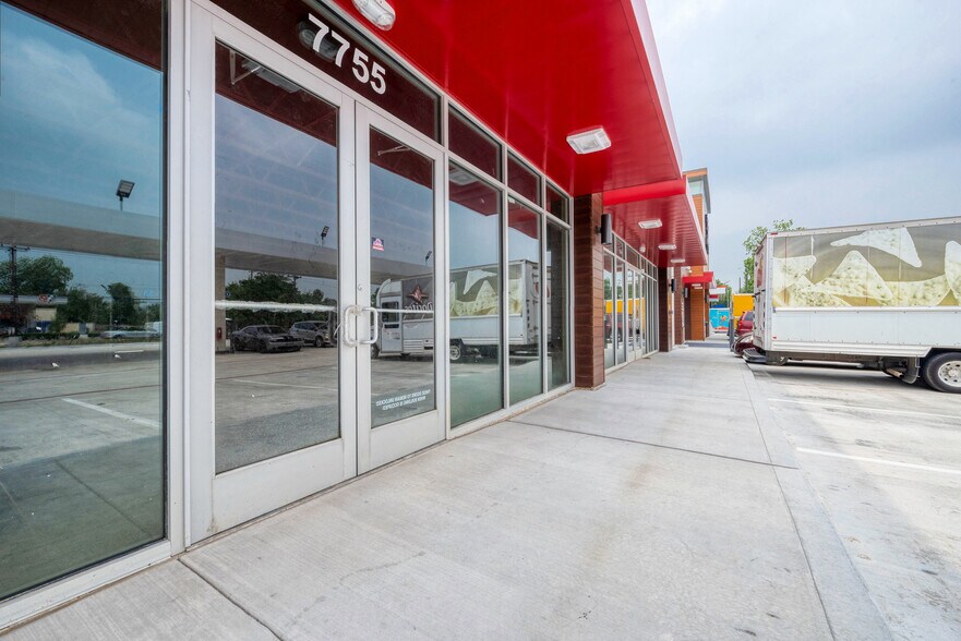 More Photos Of 7755 N Wayside Dr, Houston General Retail For Lease