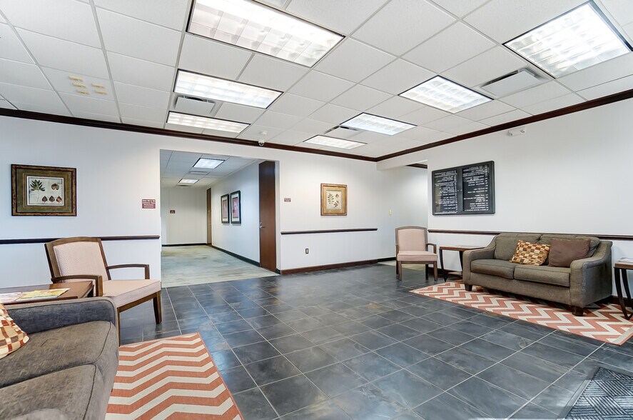 More Photos Of 9635 Southern Pine Blvd, Charlotte Coworking Space