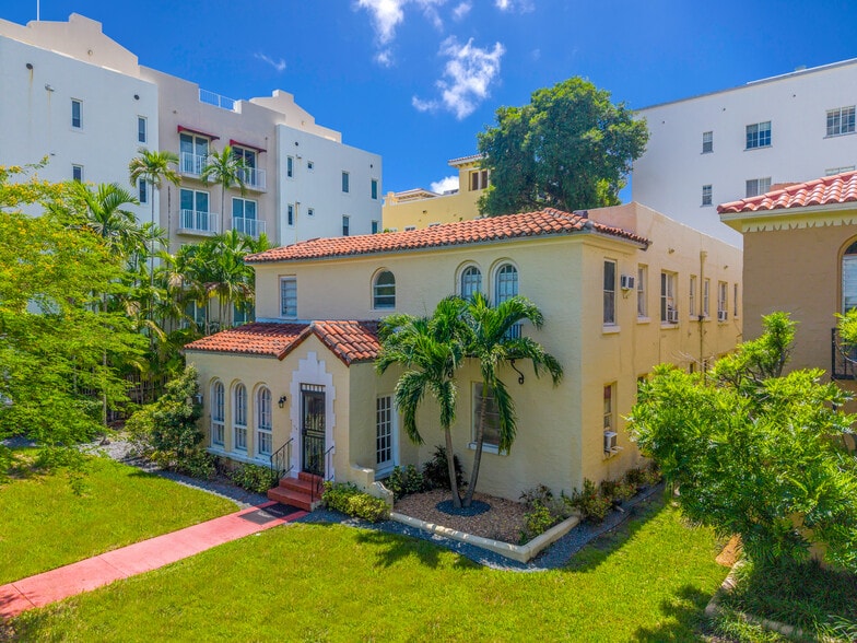 More Photos Of 114 Menores Ave, Coral Gables Apartments For Sale