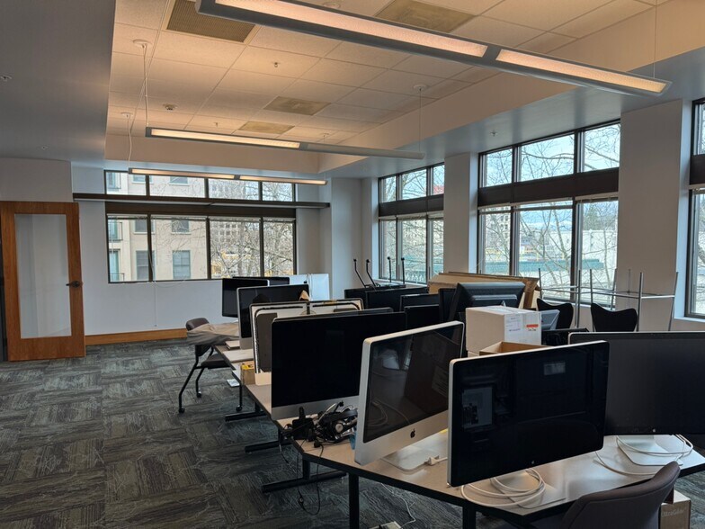 More Photos Of 360 E 10th Ave, Eugene Office For Sale