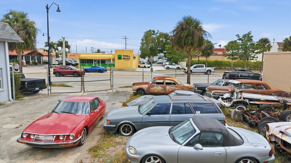 More Photos Of 629 E Venice Ave, Venice Auto Repair For Sale