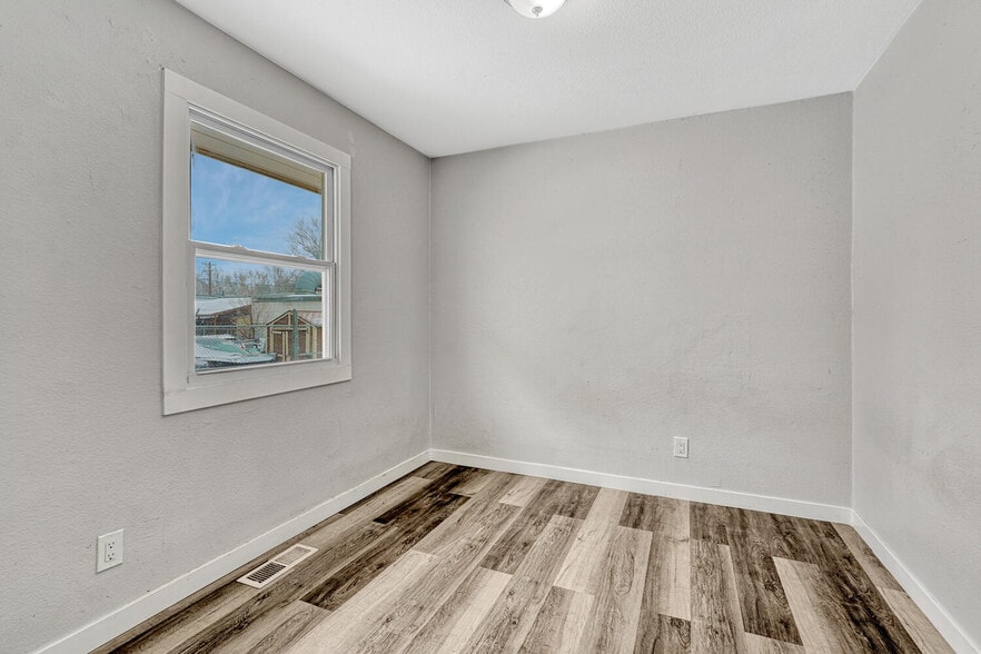 More Photos Of 1512-1518 S Corona Ave, Colorado Springs Apartments For Sale