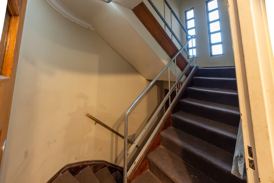 More Photos Of 2017 Burlingame St, Detroit Multifamily For Sale