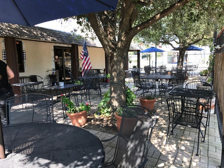More Photos Of 1424 Washington Ave, Waco Restaurant For Sale