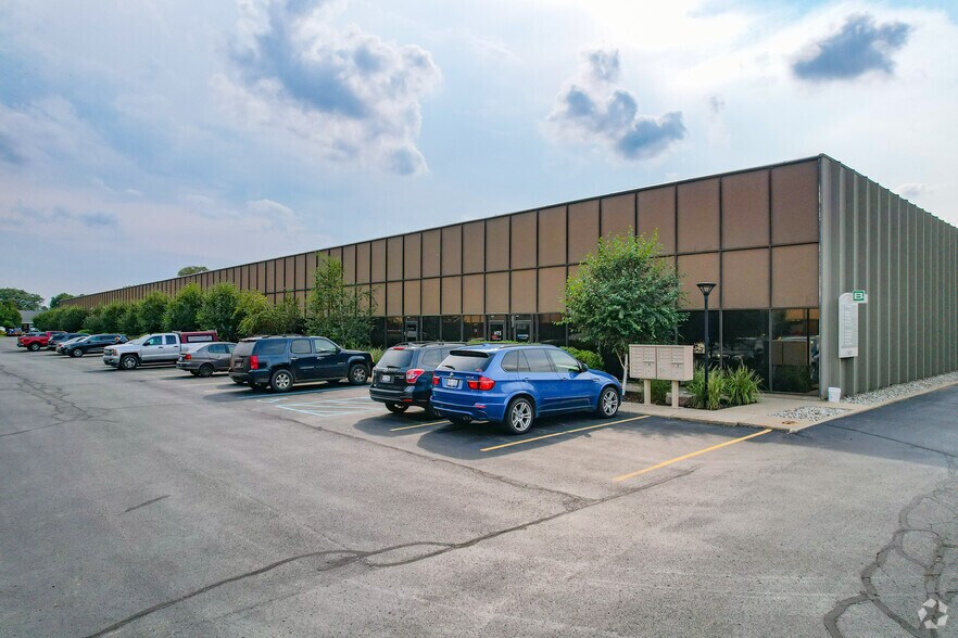 Primary Photo Of 3530-3554 Roger B Chaffee Mem Dr SE, Grand Rapids Warehouse For Lease