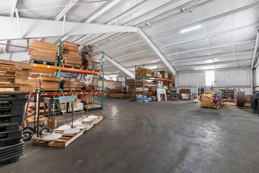 More Photos Of 721 N 2nd St, Rogers General Retail For Lease