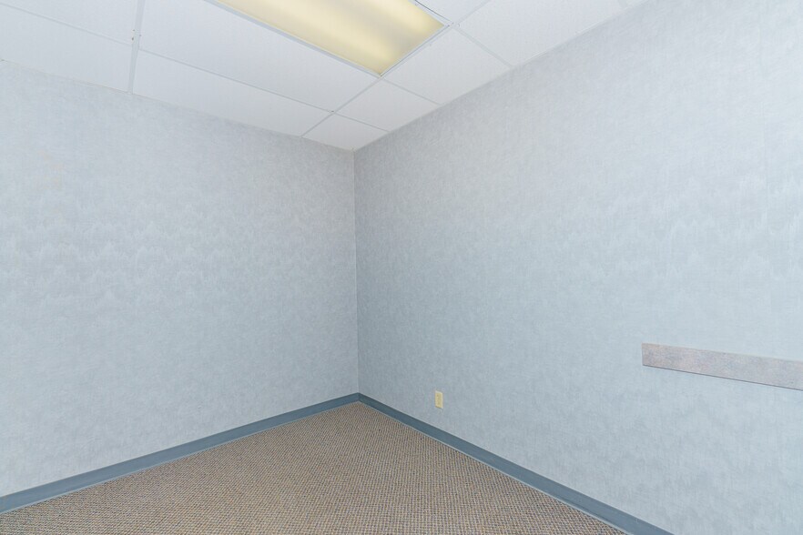 More Photos Of 961-963 State Route 146, Clifton Park Medical For Lease