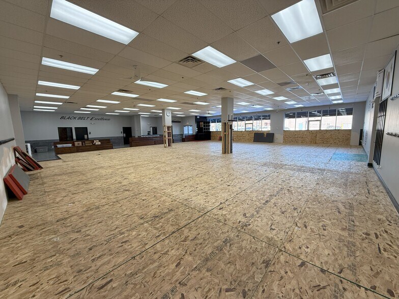 More Photos Of 1023-1049 Main St, Dundee Unknown For Lease