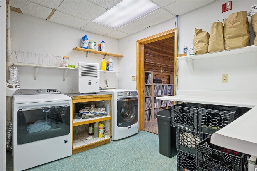 More Photos Of 341 US Route 1, Weston Hotel For Lease