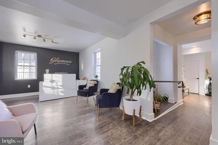 More Photos Of 2668 Lititz Pike, Lancaster Office For Sale