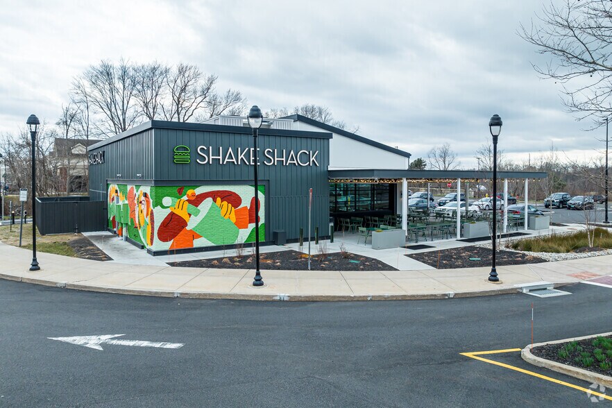 More Photos Of 600 Evergreen Way, South Windsor Unknown For Lease