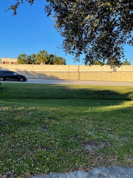 More Photos Of 15251 Convenience Way, Fort Myers Carwash For Lease
