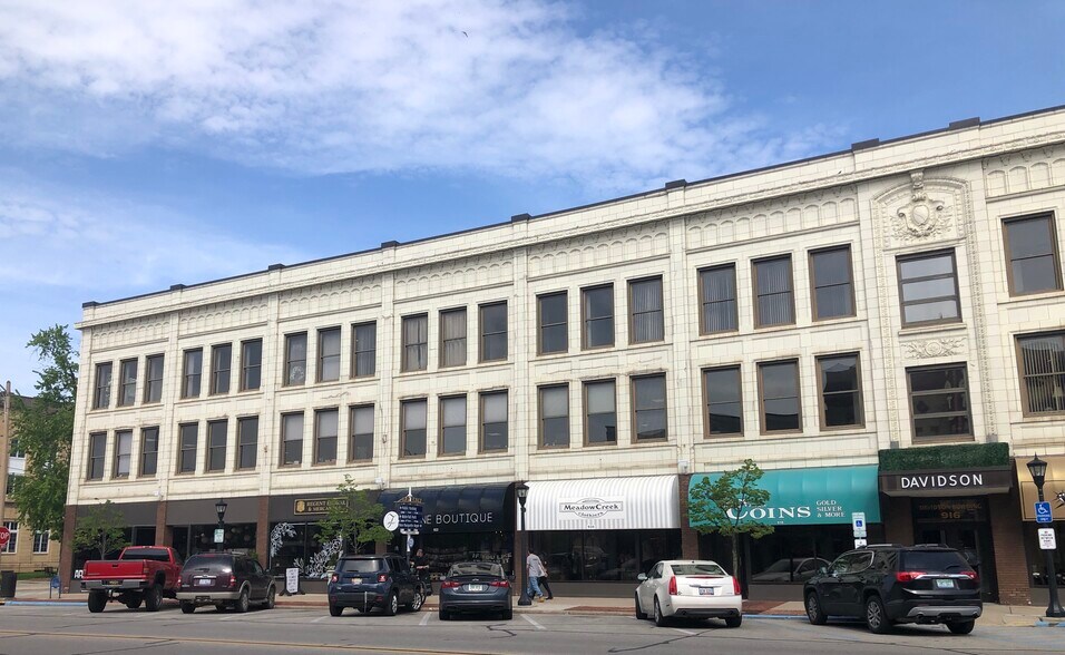 More Photos Of 916 Washington Ave, Bay City Office For Lease