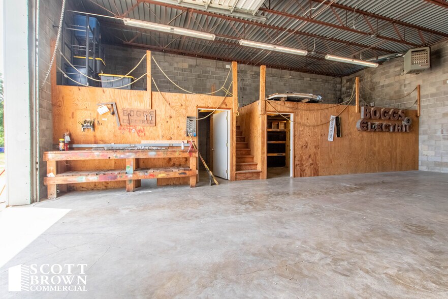 More Photos Of 5303 Buford Jett Ln, Balch Springs Warehouse For Sale