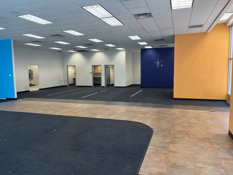 More Photos Of 219 N 7th St, Saint Louis Parking Garage For Lease