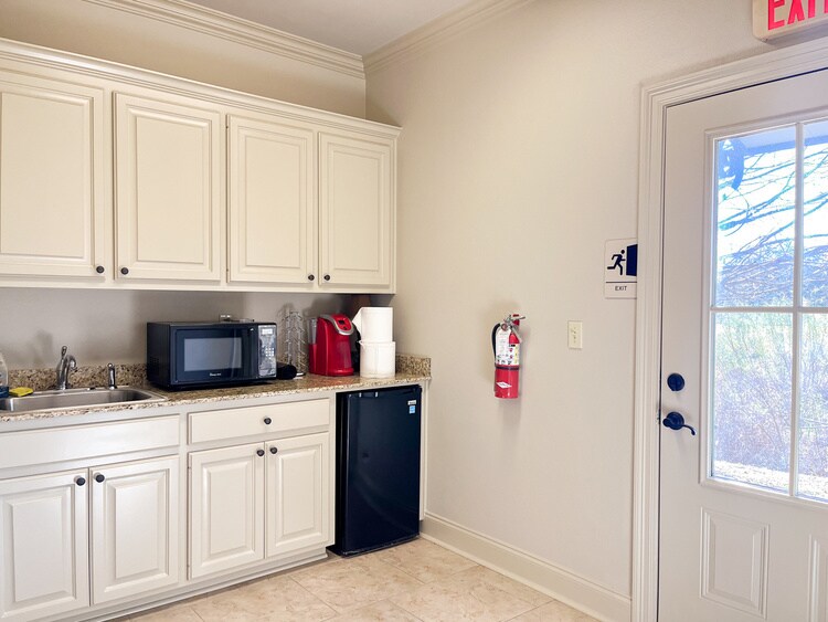 More Photos Of 16851 Jefferson Hwy, Baton Rouge Office For Lease