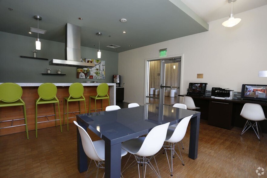 More Photos Of 3850 N Mississippi Ave, Portland Apartments For Lease