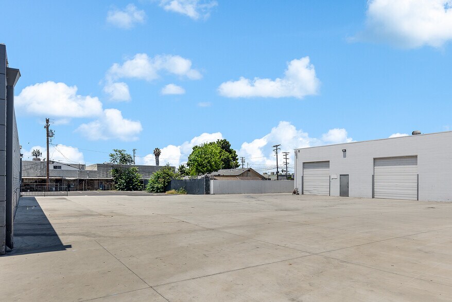 More Photos Of 12300 Denholm Dr, El Monte Warehouse For Sale