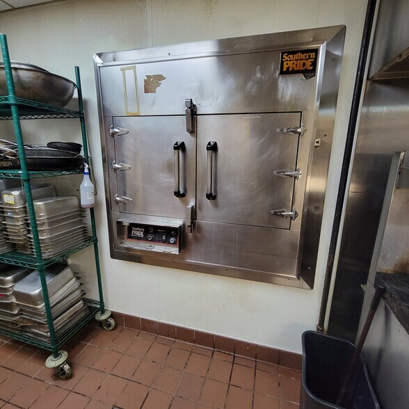 More Photos Of 5381 Abbott Rd, Hamburg Restaurant For Sale