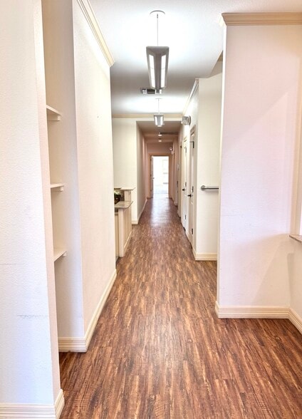 More Photos Of 101 S US Highway 75, Denison Medical For Lease