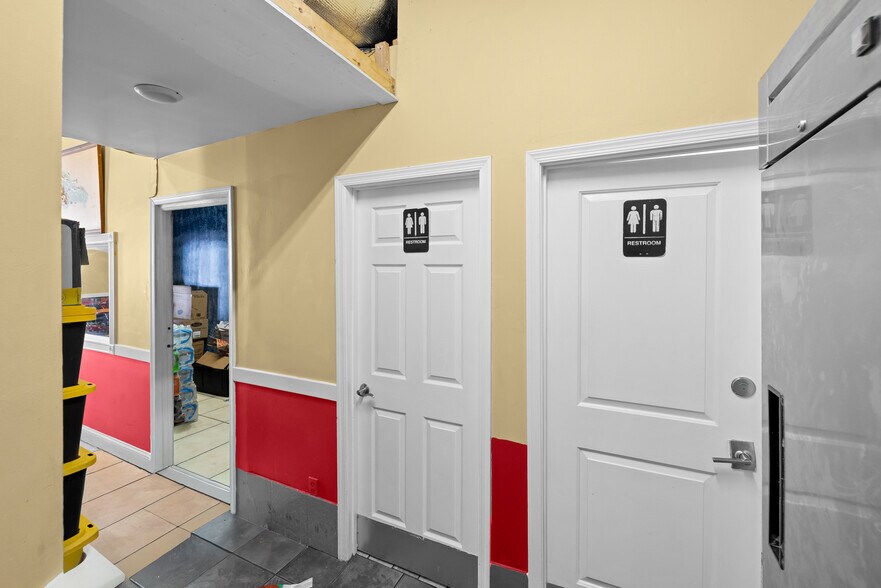 More Photos Of , Washington General Retail For Sale