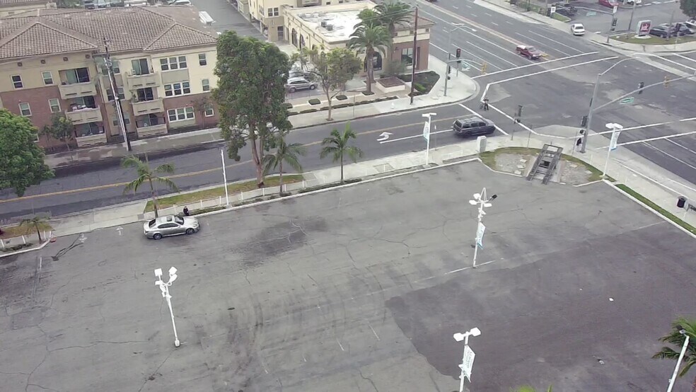 More Photos Of 909 N Harbor Blvd, Santa Ana Auto Dealership For Lease