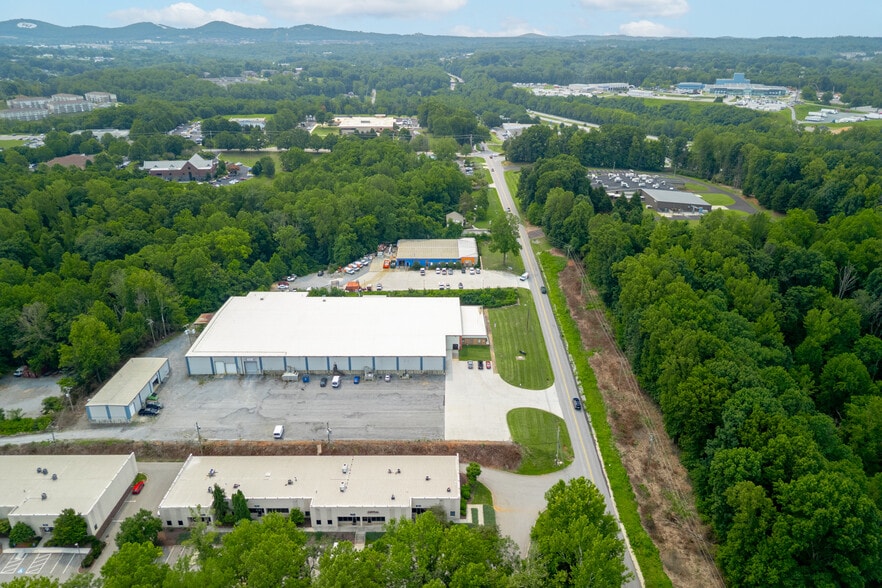 More Photos Of 1030 McConville Rd, Lynchburg Light Distribution For Sale