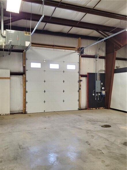More Photos Of 5665 E US Route 36, Decatur Flex For Lease