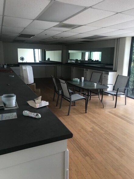 More Photos Of 412 Calle San Pablo, Camarillo Manufacturing For Lease