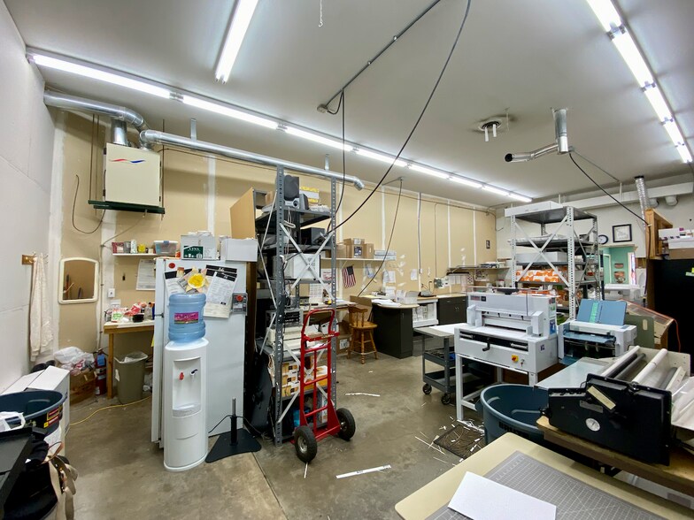 More Photos Of 6382 Main St, North Branch Storefront Retail Office For Lease