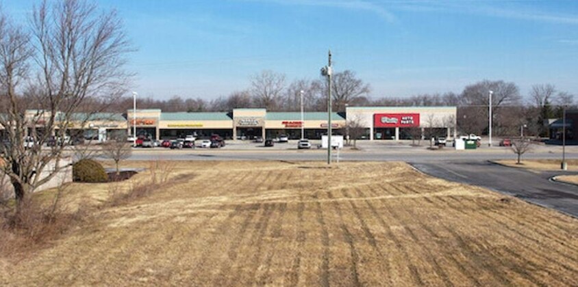 More Photos Of 3205 IN-32 R, Westfield Storefront Retail Office For Lease