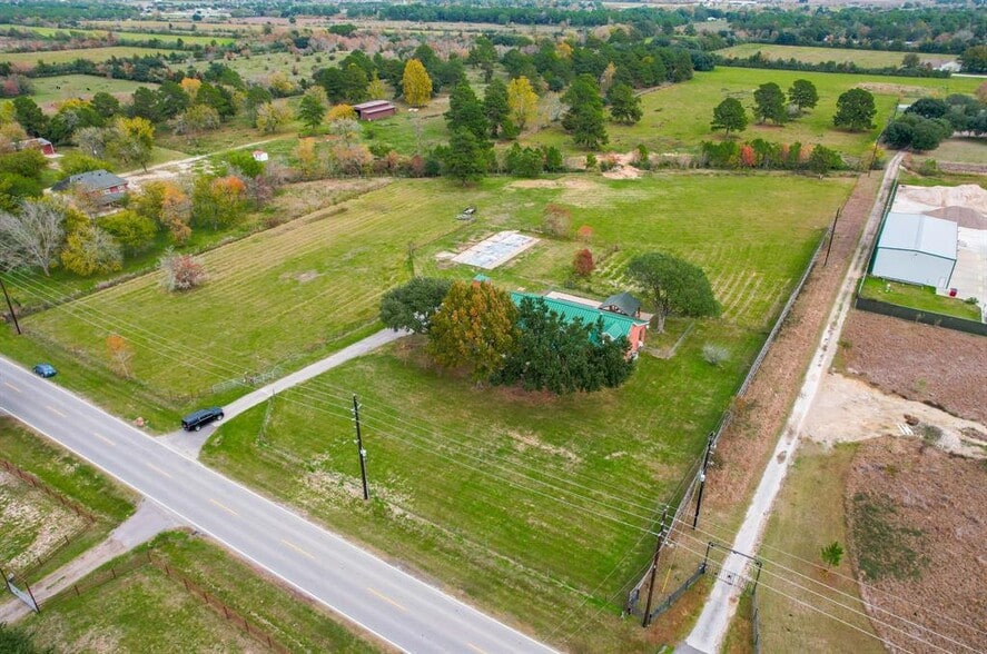 More Photos Of 19250 Becker Rd, Hockley Land For Sale
