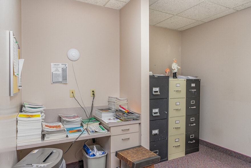 More Photos Of 3588 Center Ave, Essexville Medical For Sale