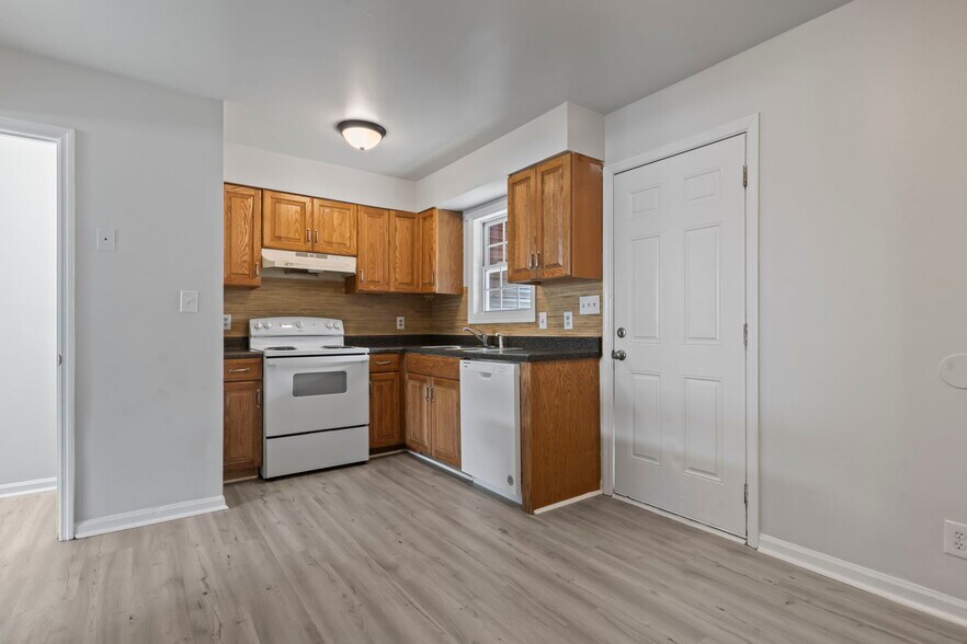 More Photos Of 711 67th Ave N, Myrtle Beach Apartments For Sale