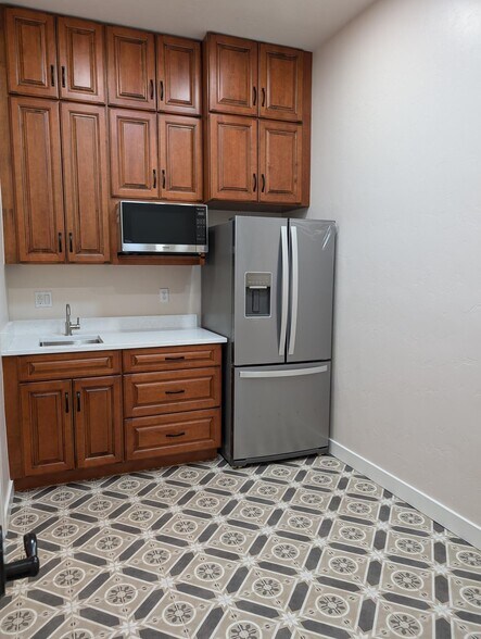 More Photos Of 2230 E Speedway Blvd, Tucson Office Residential For Lease