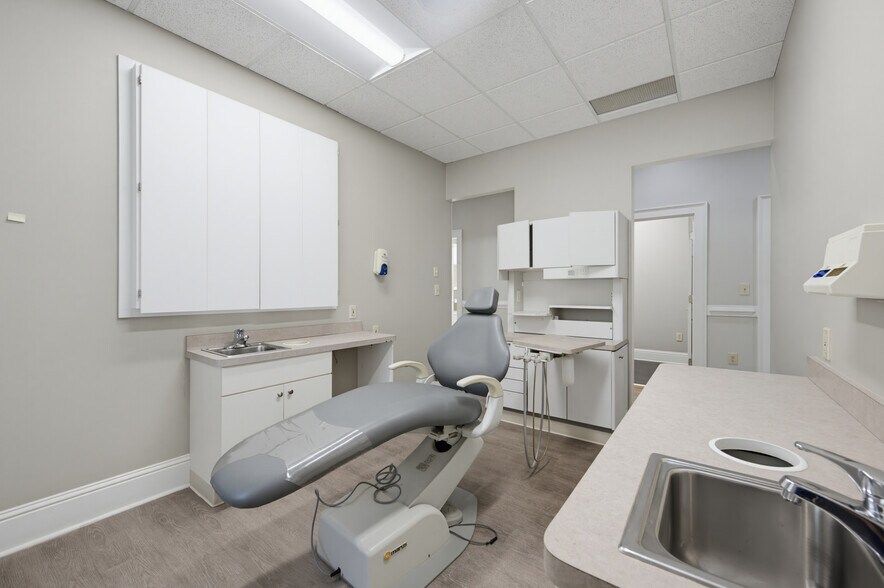 More Photos Of 129 Marble Mill Rd, Marietta Medical For Sale