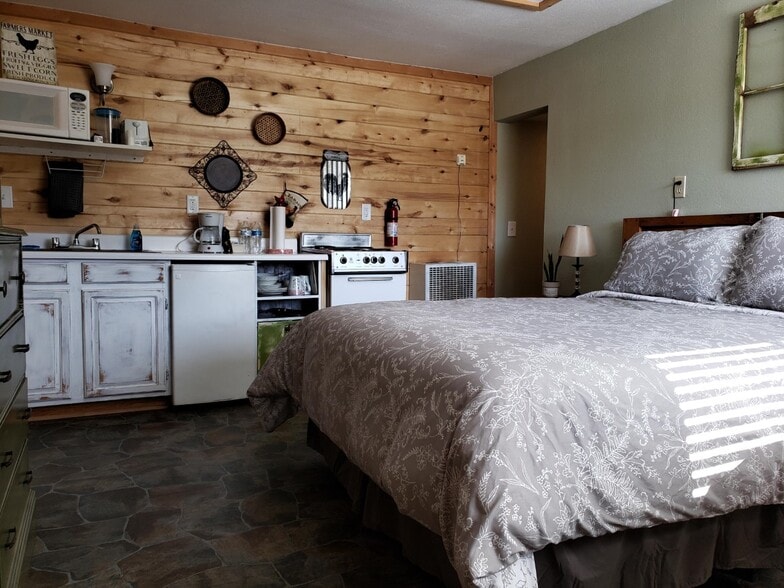 More Photos Of 8966 County Road 90, Lake George Specialty For Sale