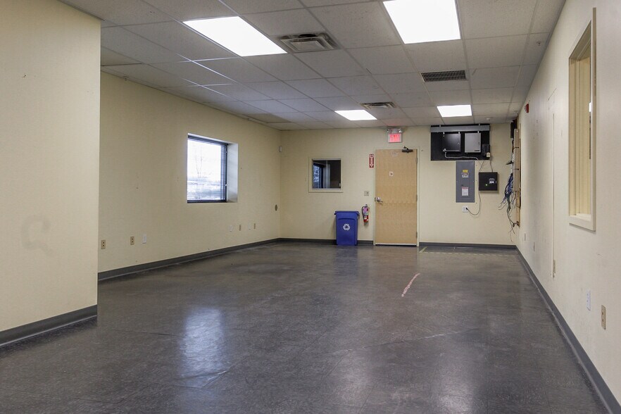 More Photos Of 765 Warren Ave, Portland Warehouse For Lease