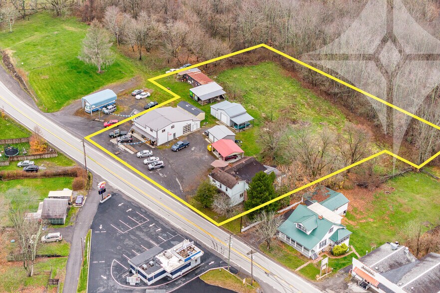 Primary Photo Of 812 N Pike St, Grafton Auto Dealership For Lease