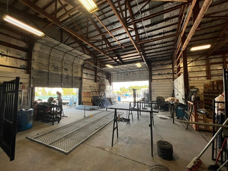 More Photos Of 207 W Apple Blossom Ave, Lowell Warehouse For Lease