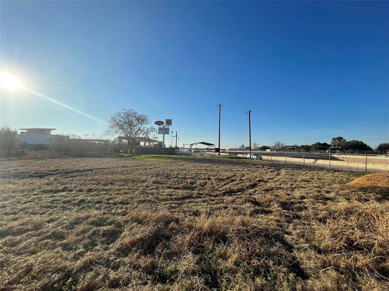 More Photos Of 44393 Highway 290, Prairie View Land For Sale
