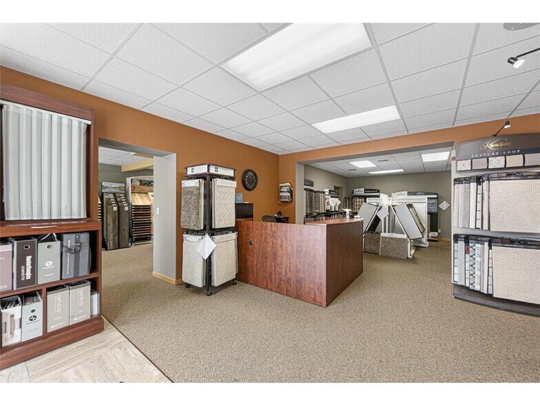 More Photos Of 206-208 Mineral Springs Rd, Owatonna Storefront Retail Office For Sale