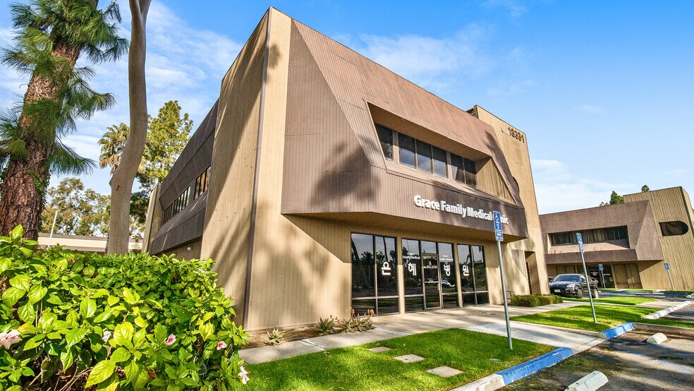 More Photos Of 18331 Gridley Rd, Cerritos Medical For Lease