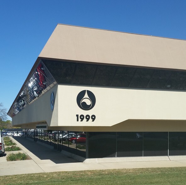 More Photos Of 1999 Wabash Ave, Springfield Office For Sale