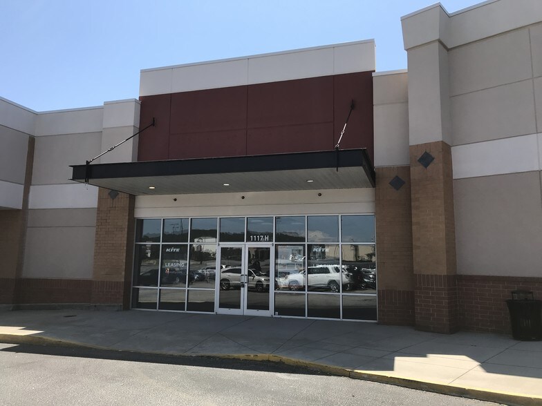 More Photos Of 1115 Woodruff Rd, Greenville Unknown For Lease